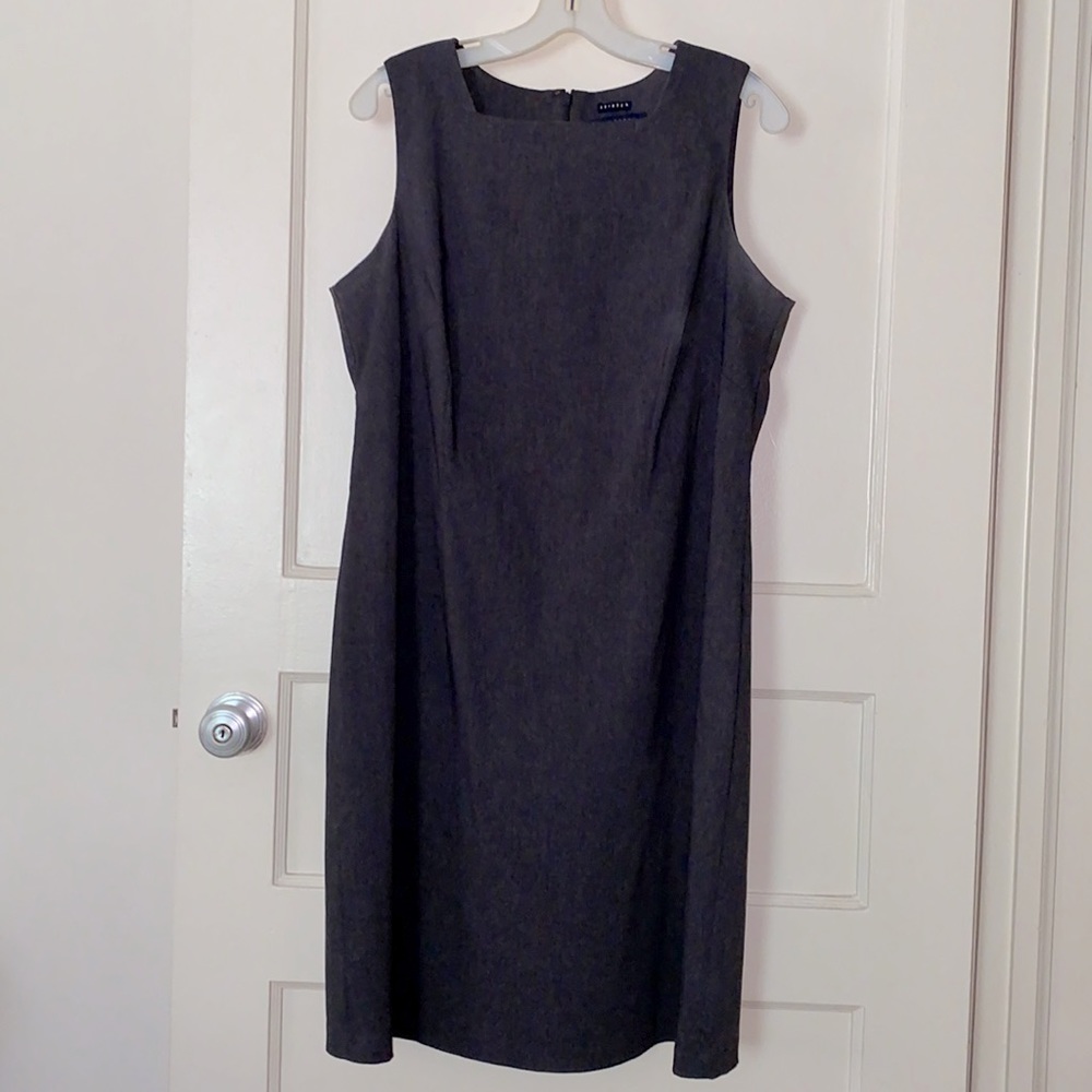 Sheath sleeveless dress